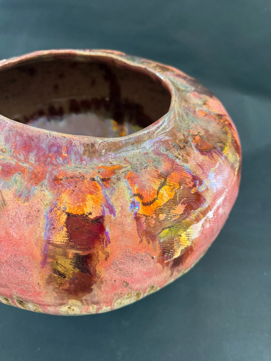 Modern Ceramic Decorative Pot with Rounded Shape and Pink-Gold Finish
