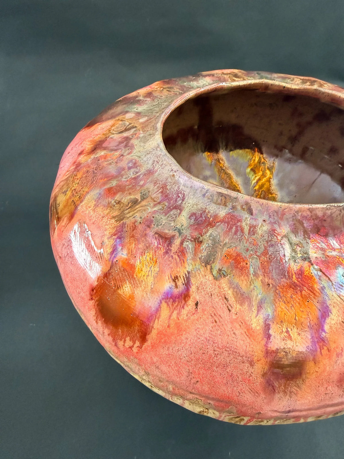 Modern Ceramic Decorative Pot with Rounded Shape and Pink-Gold Finish