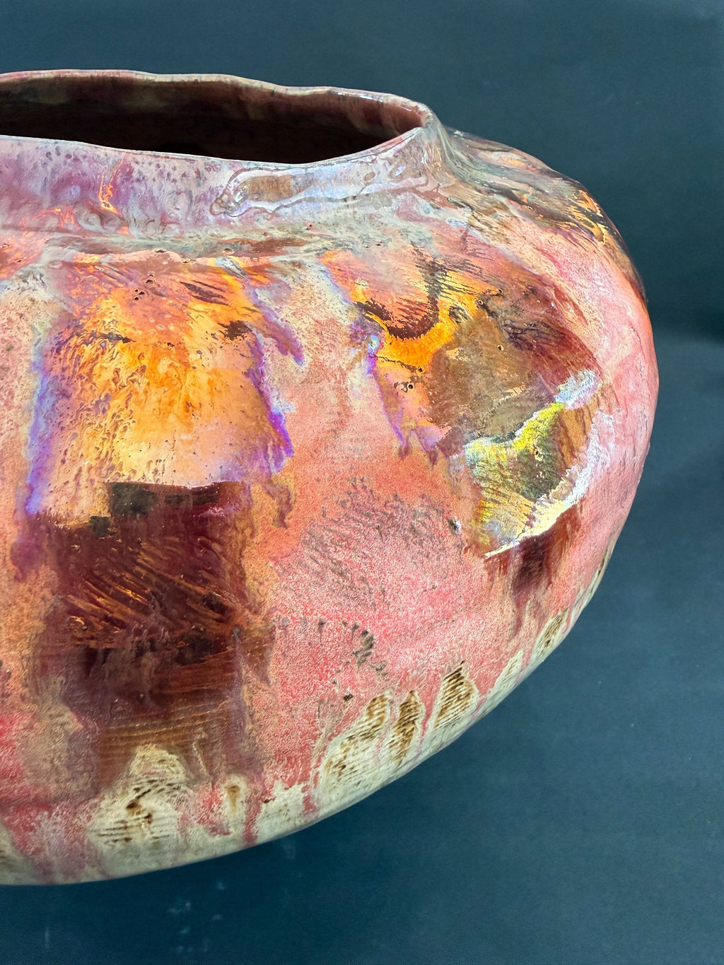 Modern Ceramic Decorative Pot with Rounded Shape and Pink-Gold Finish