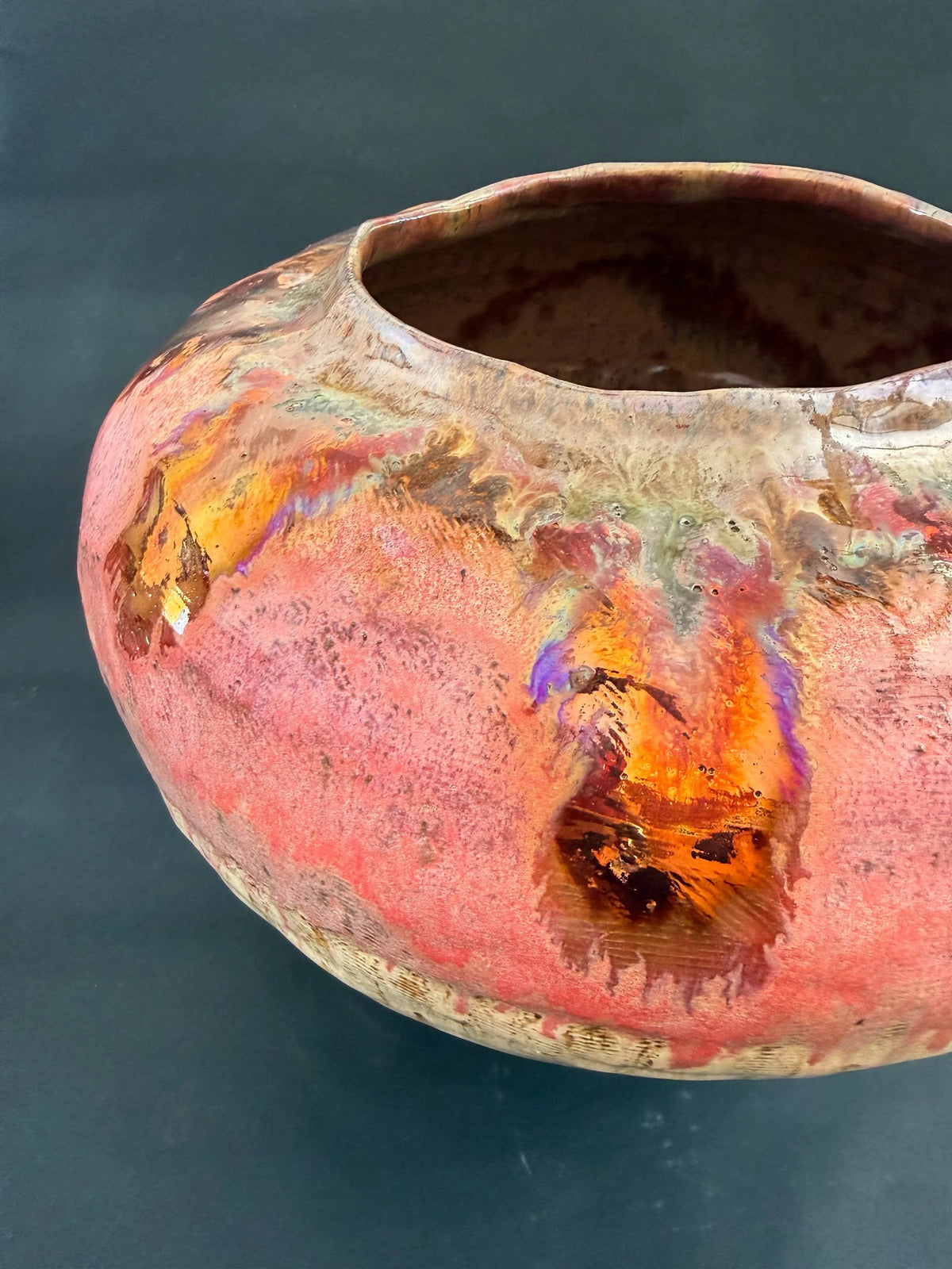 Modern Ceramic Decorative Pot with Rounded Shape and Pink-Gold Finish