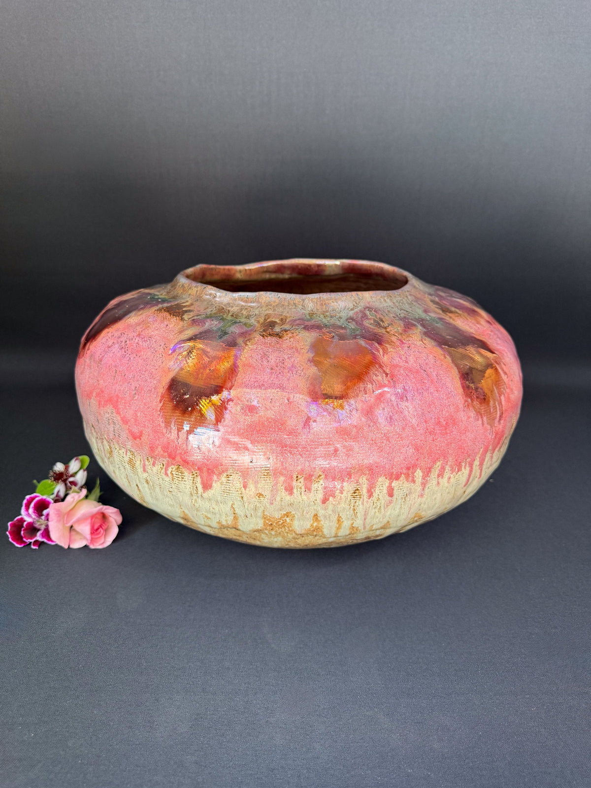 Modern Ceramic Decorative Pot with Rounded Shape and Pink-Gold Finish