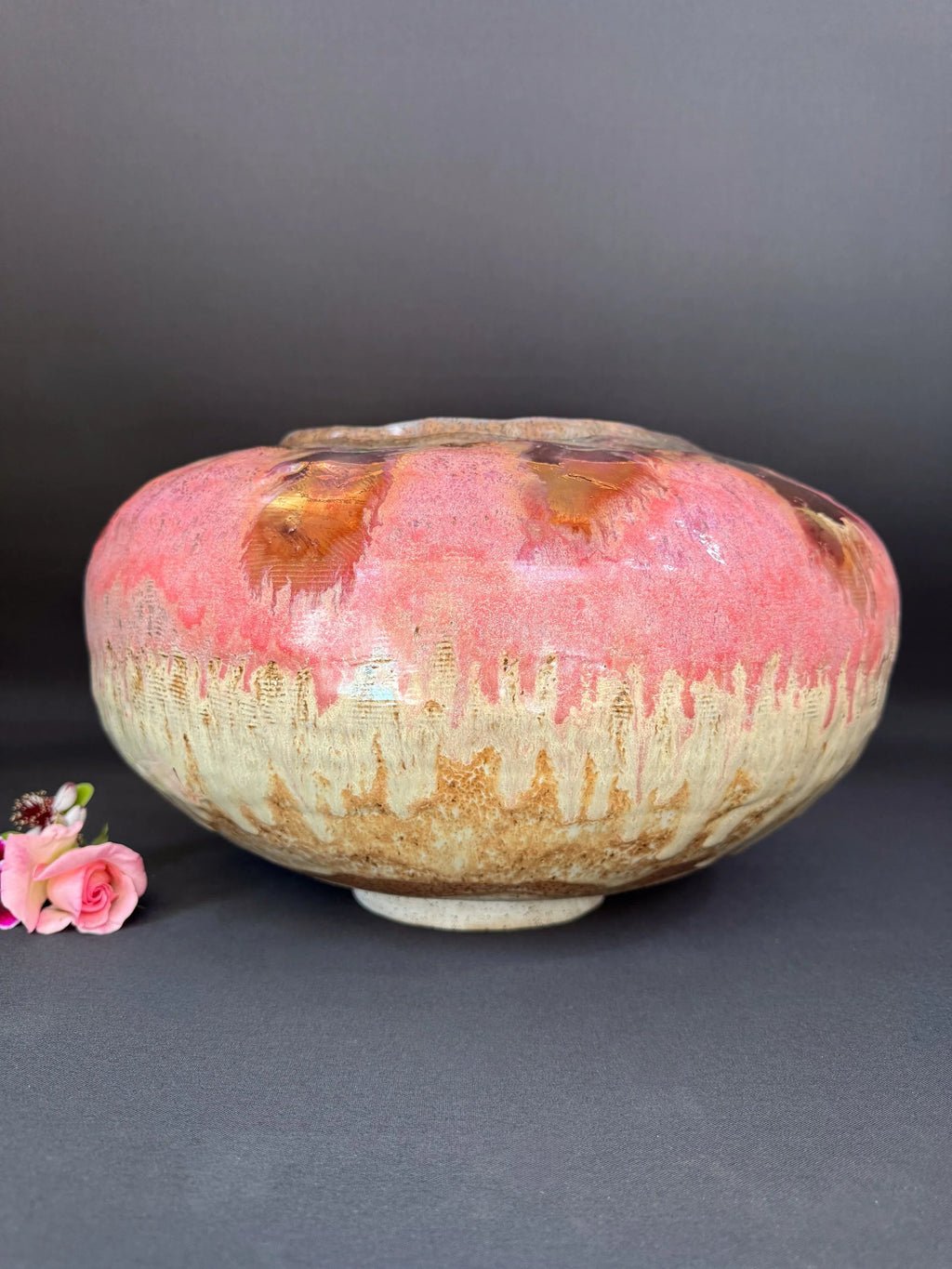 Modern Ceramic Decorative Pot with Rounded Shape and Pink-Gold Finish