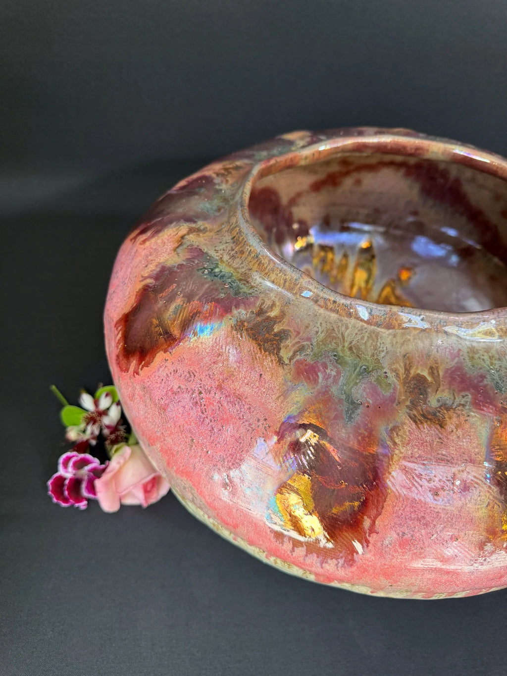 Modern Ceramic Decorative Pot with Rounded Shape and Pink-Gold Finish